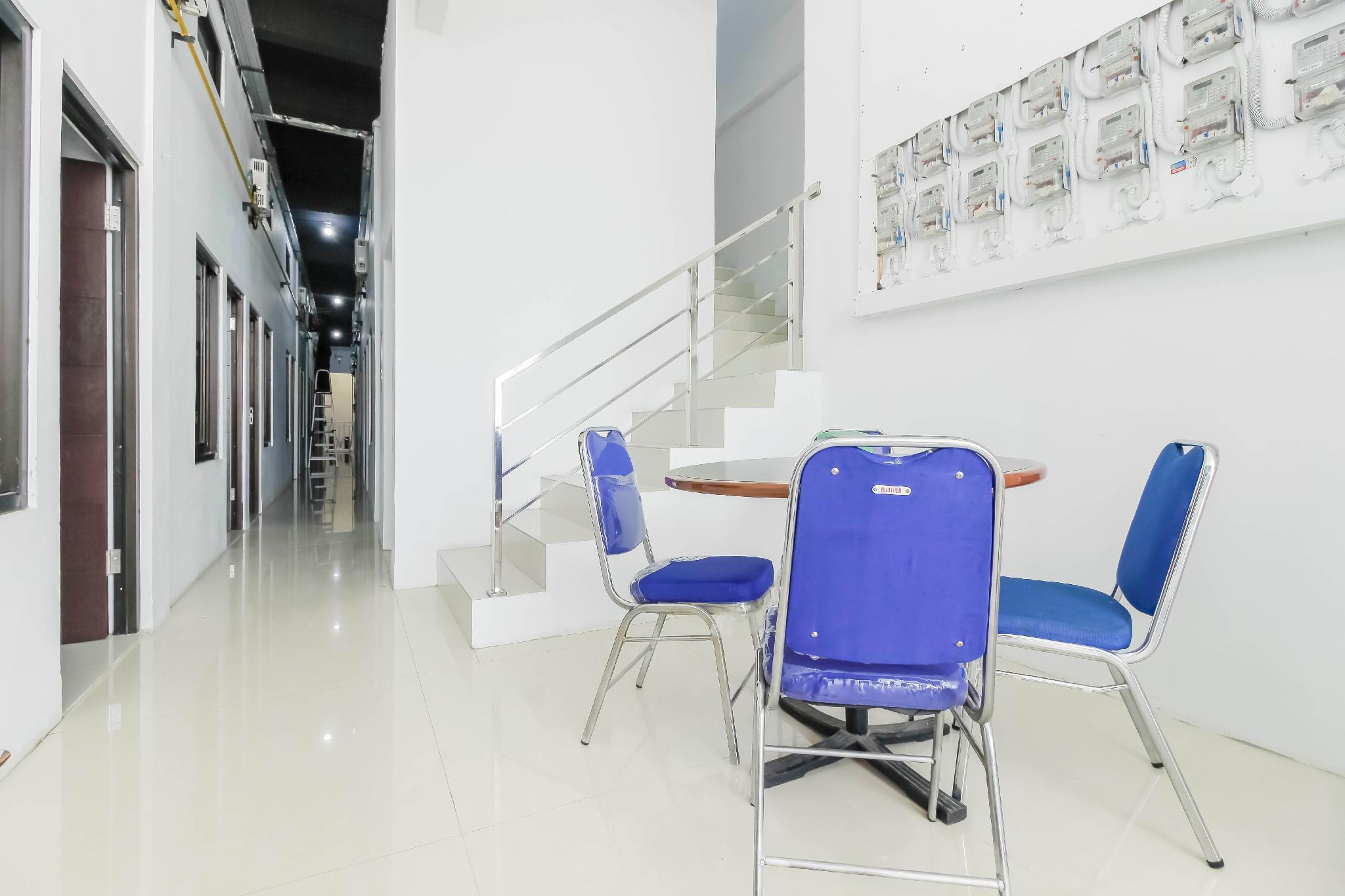 Reddoorz Near Hayam Wuruk Plaza Hotel Jakarta Exterior photo