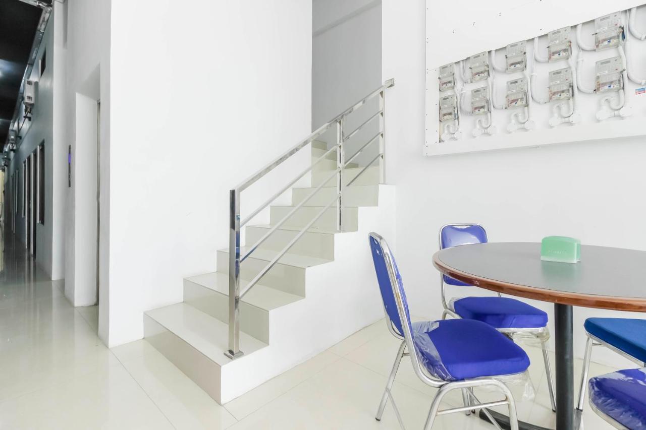 Reddoorz Near Hayam Wuruk Plaza Hotel Jakarta Exterior photo