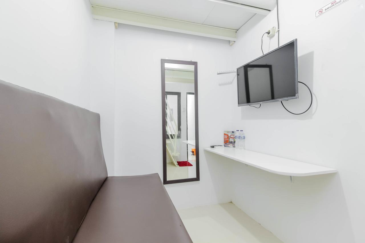 Reddoorz Near Hayam Wuruk Plaza Hotel Jakarta Exterior photo